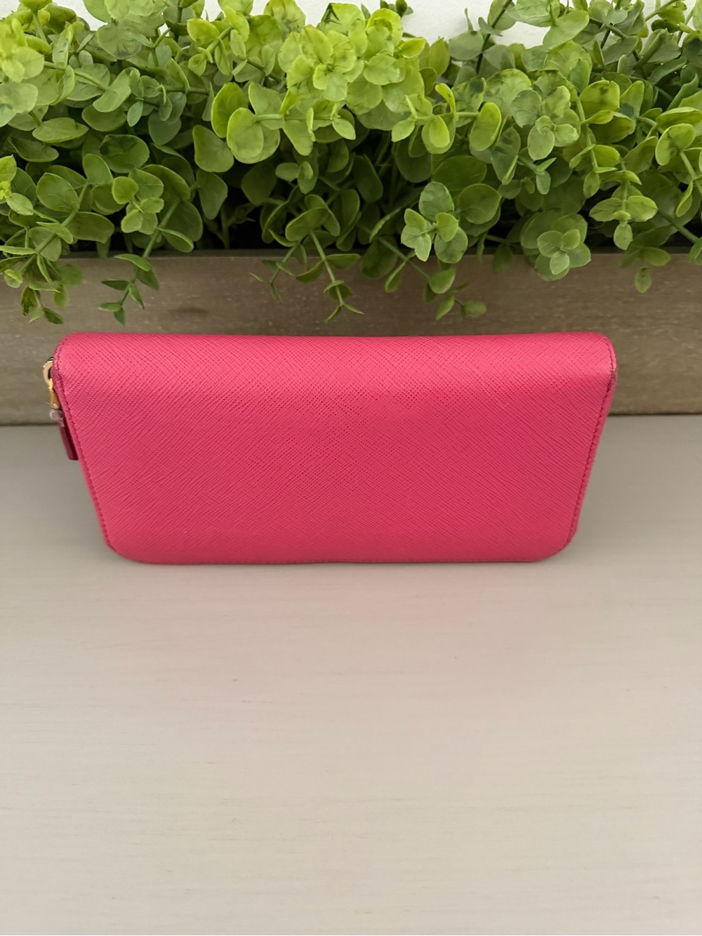 Prada Hot Pink Saffiano Zip Wallet w| Gold Logo - Picture 2 of 16